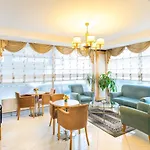 My Rose Hotel