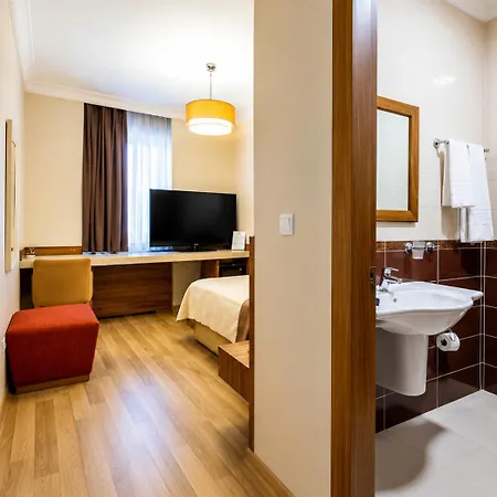 My Rose Hotel