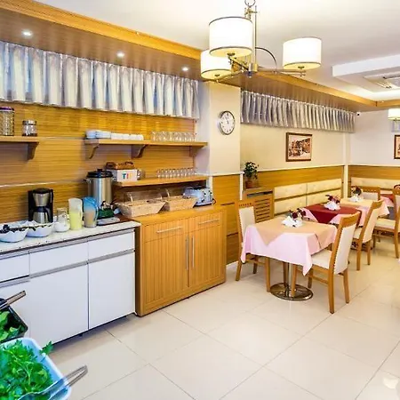 My Rose Hotel